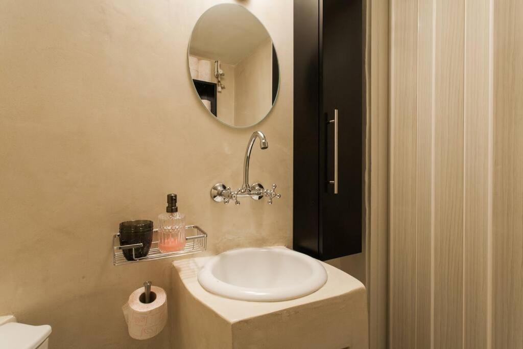 Home Sweet Home @ Central Athens 52 Sq.M. Экстерьер фото